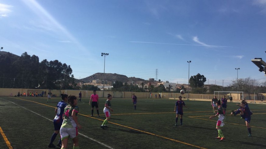 El Lorca Féminas vence 0-2 a la Minerva 