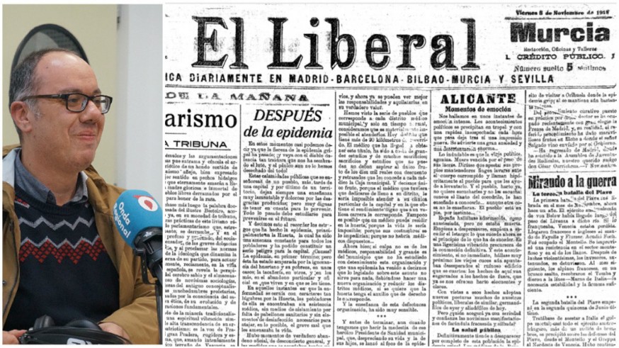 Tomás García y ejemplar de 'El liberal'