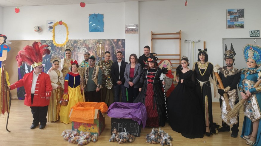 Carnavales de Águilas. El pesaje de los personajes