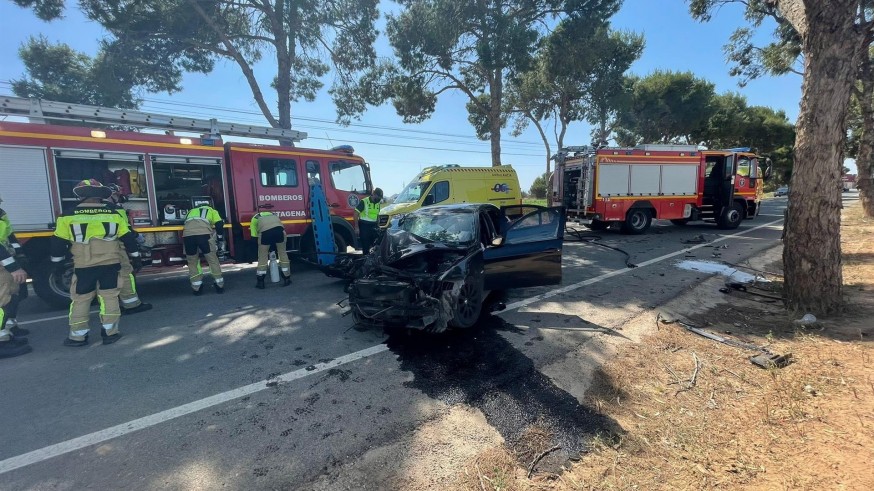Imágenes del coche siniestrado facilitadas por bomberos y sanitarios 