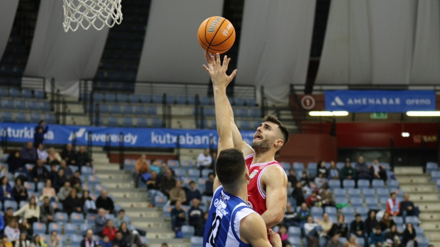 El Odilo se estrena a domicilio con un triunfo agónico en San Sebastián (84-85) 