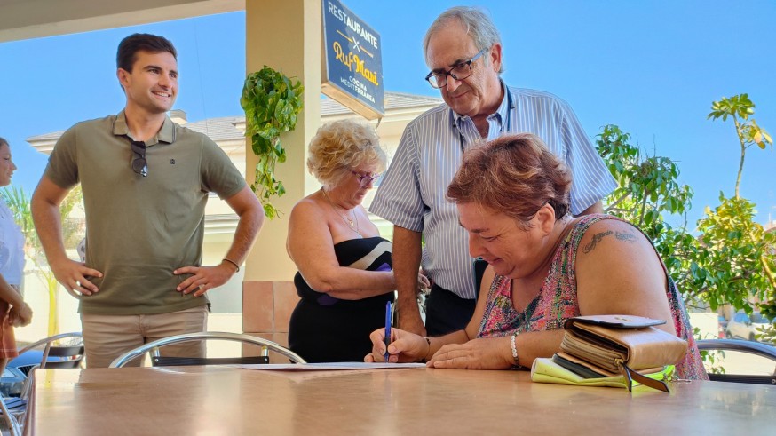 Vecinos de El Algar y Los Urrutias recogen firmas para conseguir la Entidad Local Menor