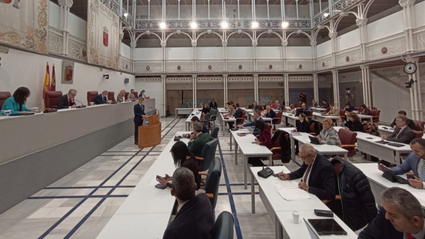 La Asamblea Regional debate cinco leyes y la iniciativa sobre Costas