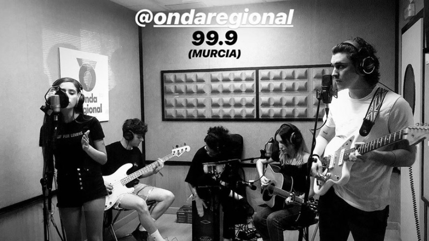 MÚSICA DE CONTRABANDO. Entrevista a Jump To The Moon