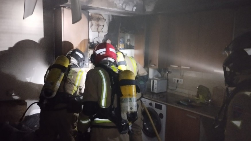 Dos incendios en Lorquí afectan a una vivienda y al IES Romano García