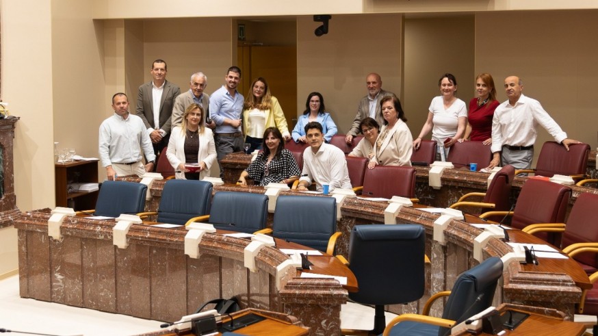 Tensión en la Asamblea Regional por la fallida comparecencia de la consejera de Salud sobre la ‘trama de las prótesis’