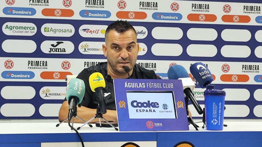 Adrián: "Quiero tener a todos los jugadores listos, esto es una plantilla"