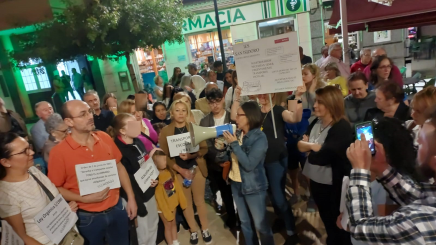 Madres y padres de El Albujón exigen recuperar el autobús escolar al IES San Isidoro