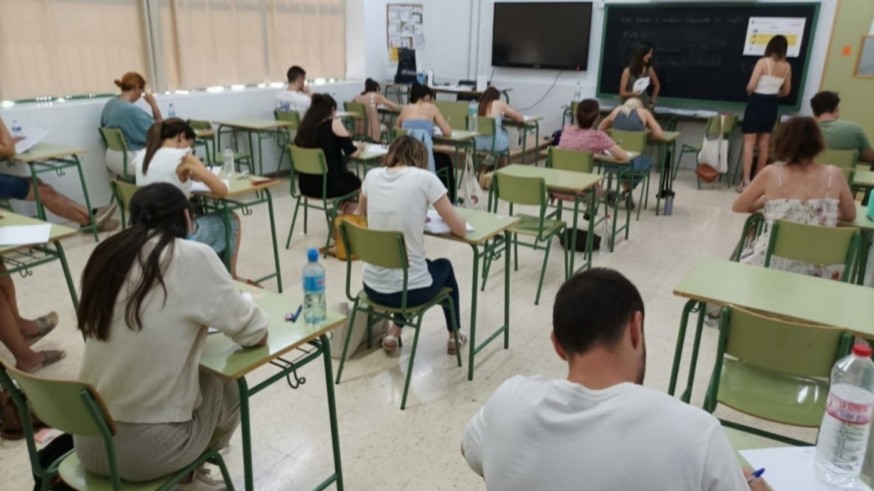 REPORTAJE/ Semana de nervios y repaso para más de diez mil opositores de primaria