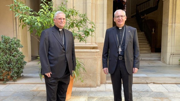 Sebastián Chico, junto al obispo Lorca Planes,este lunes en Murcia