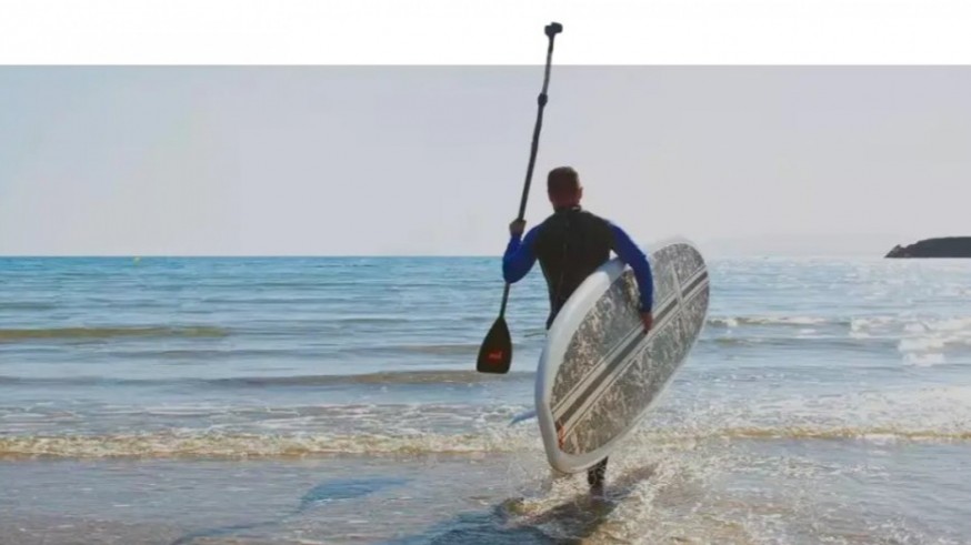 Dionisio García, de la Estación Náutica Costa Cálida: "Los turistas valoran experiencias diferentes como una ruta nocturna en paddle surf"
