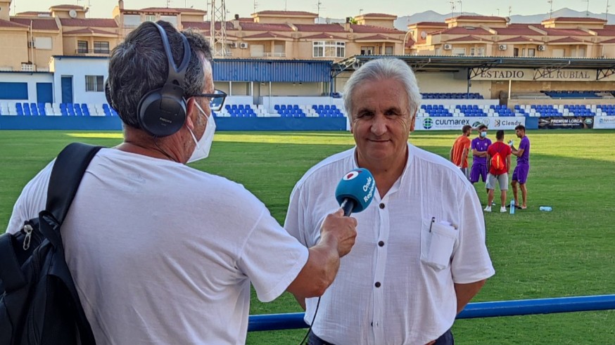 Alfonso García, siendo entrevistado por Jaime Zaragoza