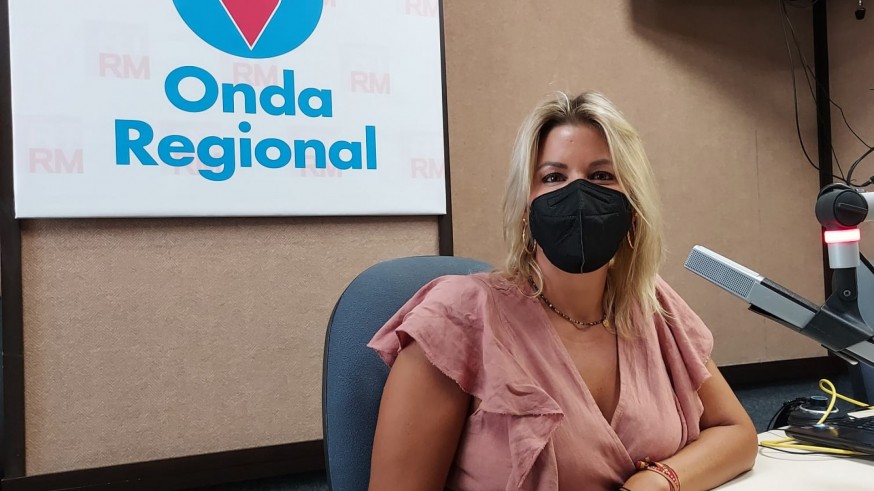 Paloma Jaúdenes en los estudios de Onda Regional