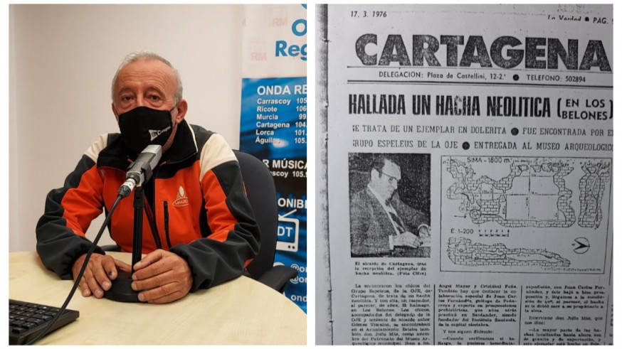 Salvador Inglés junto a una imagen del diario La Verdad donde se recogía el hallazgo del hacha neolítica