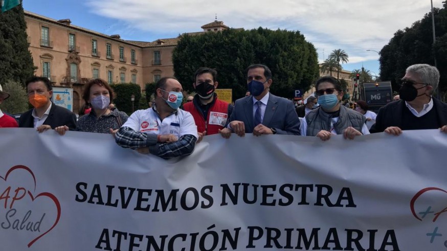 Ciudadanos, PSRM y Podemos se unen a la defensa de la salud pública
