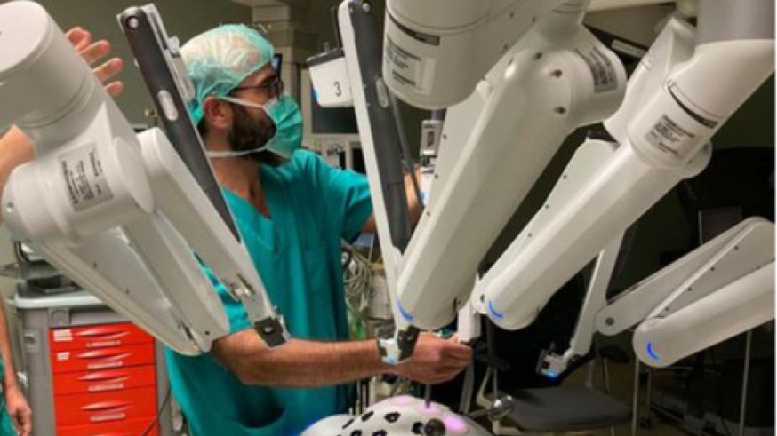 La tecnología robótica de cirugía de precisión se ha aplicado ya a 352 pacientes en la Región
