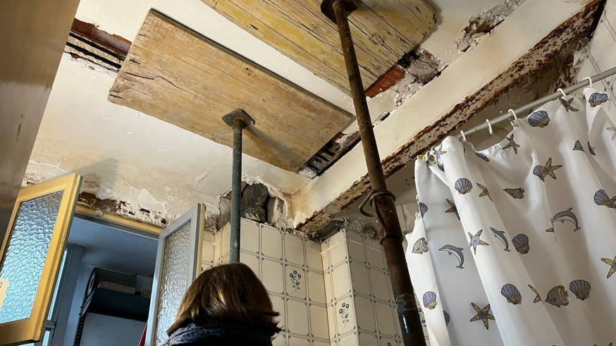 Un piso del Ayuntamiento de Cieza causa daños a su vecina de 95 años