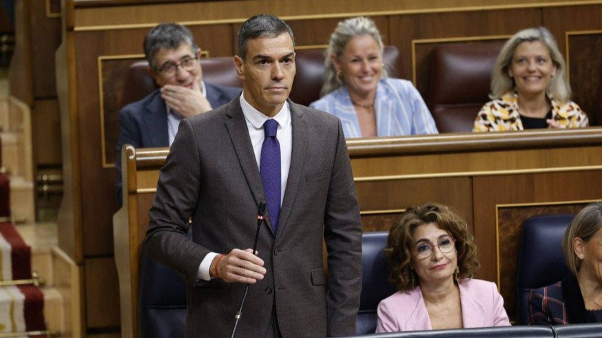 Sánchez niega en el Congreso que el PSOE se haya financiado ilegalmente