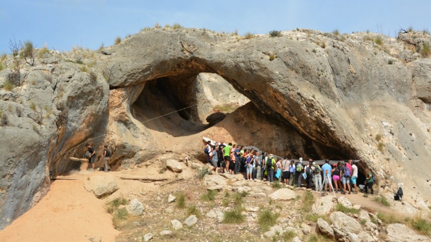 TARDE ABIERTA. La Cueva del Arco, la única con arte y ocupaciones paleolíticas en la Región