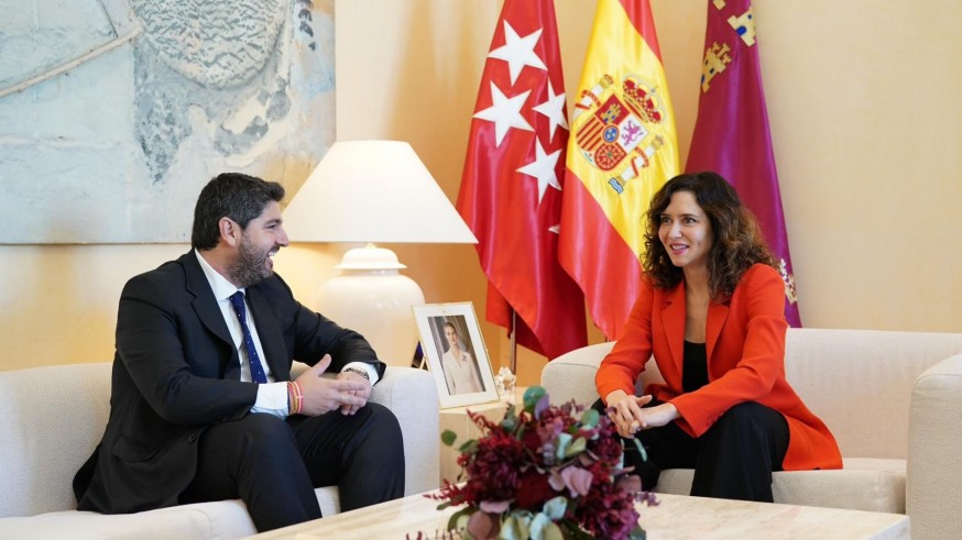 López Miras se reúne con Ayuso en Madrid y ambos comparten preocupación por la situación del país