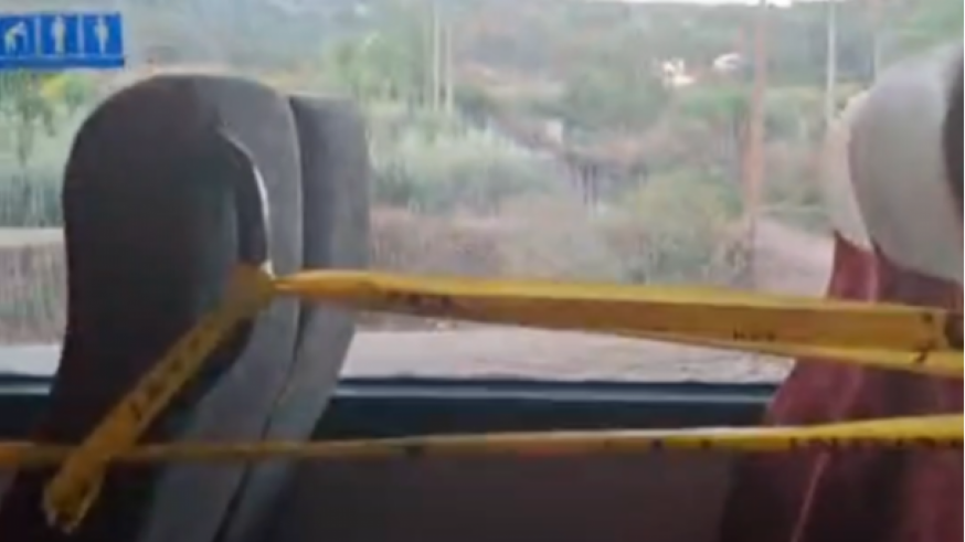 Vecinos de La Parroquia denuncian que su autobús escolar se cae a pedazos