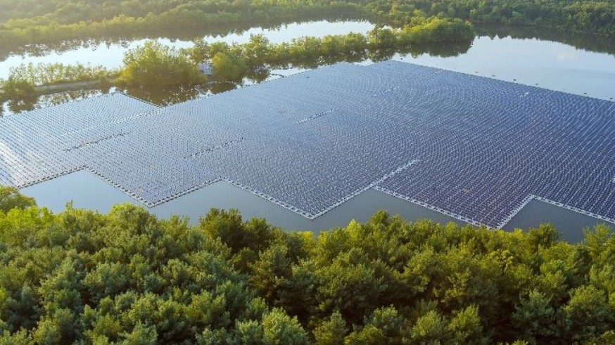 ¿Podemos hacer que cultivos y balsas de riego sean compatibles con la generación de energía solar?