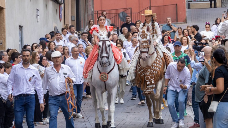 Cientos de caballistas participan en la romería a las Fuentes del Marqués