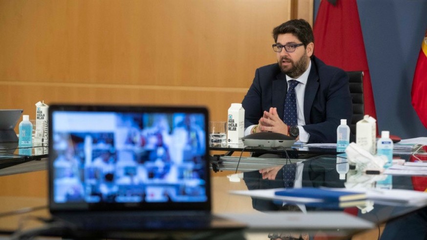 López Miras en el encuentro telemático con los alcaldes. CARM