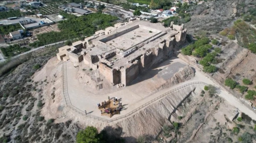 La magia de las plantas. Cien años de las excavaciones en el Castillejo
