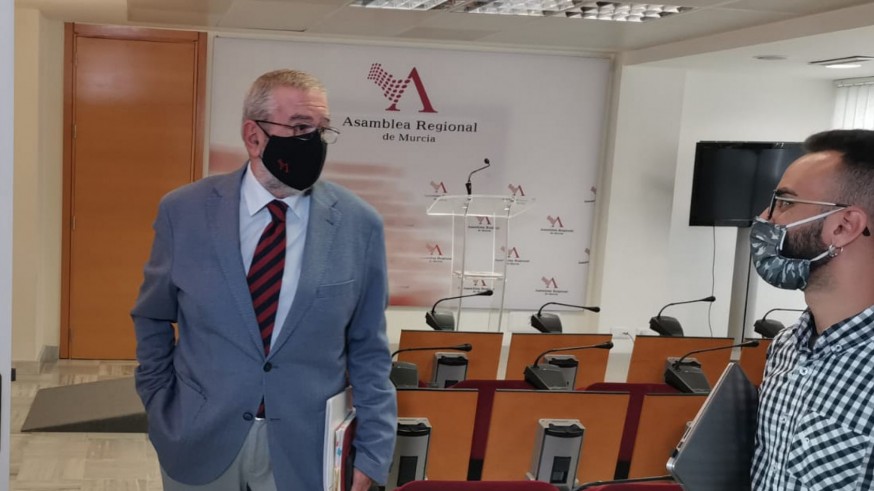 Alberto Castillo en la Asamblea este martes