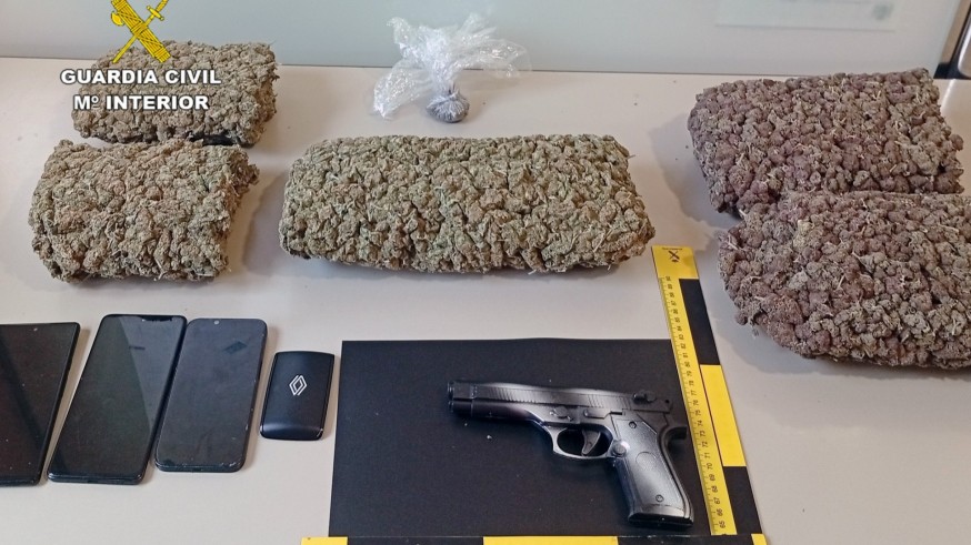 Detenido en San Pedro del Pinatar con casi tres kilos de marihuana en un coche de alquiler