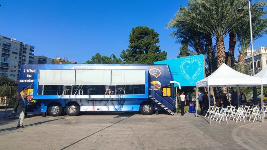 EL MIRADOR 02/10/2025 Algunas imágenes de la presencia del Autobús del Cerebro en Murcia