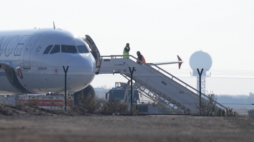 La broma de un pasajero fuerza un aterrizaje de emergencia en El Prat por aviso de bomba