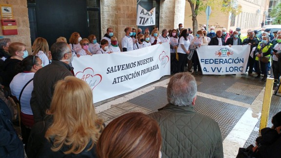 Concentración en Lorca en defensa de la Atención Primaria en el Área 3 de Salud
