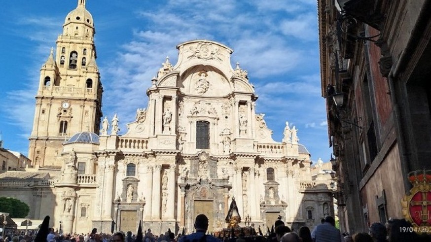 La Hora del Planeta no apaga la procesión del Santísimo Cristo de la Caridad de Murcia