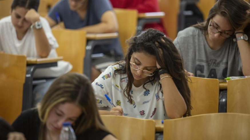 La Región de Murcia es la cuarta autonomía con las tasas más caras de las pruebas de acceso a la universidad