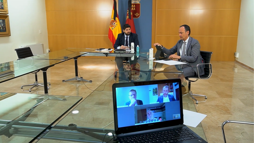 Reunión telemática entre López Miras y Celdrán con Vodafone España
