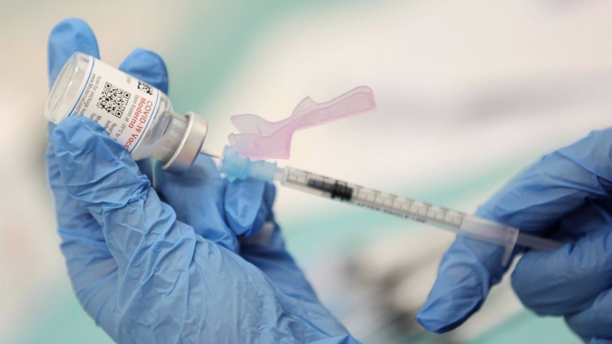 Sanidad anuncia la cuarta dosis de la vacuna contra la covid "para toda la población"