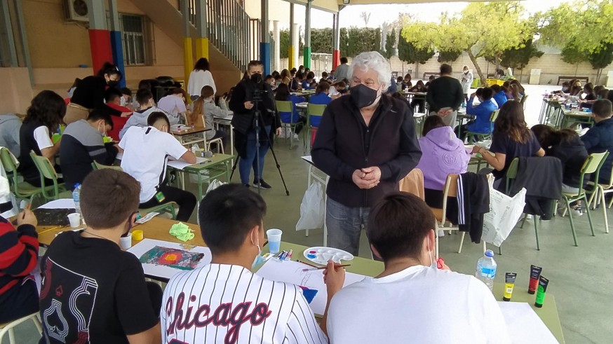 Mula. Cristóbal Gabarrón imparte un taller creativo a niños de 11 a 13 años