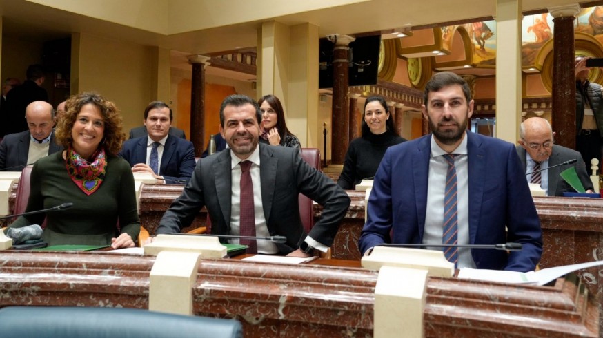 Vox pasaría al PSOE en unas elecciones autonómicas según el barómetro de la UCAM