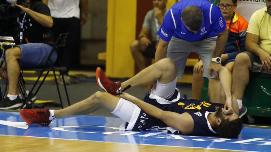 José Ángel Antelo tras caer lesionado