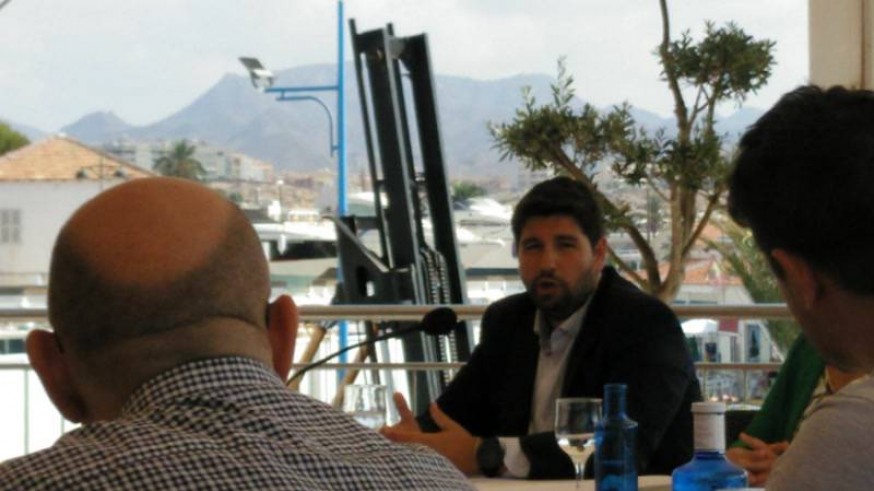 Fernando López Miras durante el desayuno en Mazarrón. ORM