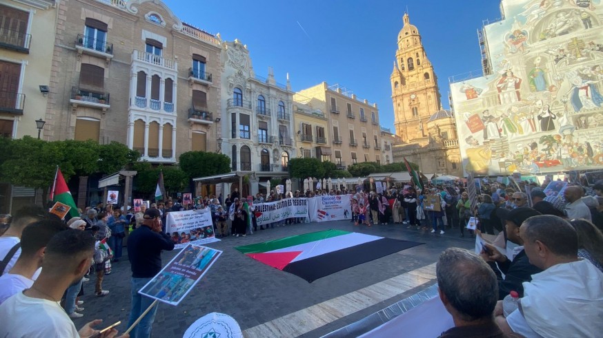 Cientos de personas marchan por Gaza en Murcia