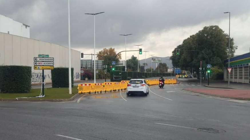 Cortan al tráfico un tramo de Miguel Induráin (Murcia) por un nuevo hundimiento de la calzada