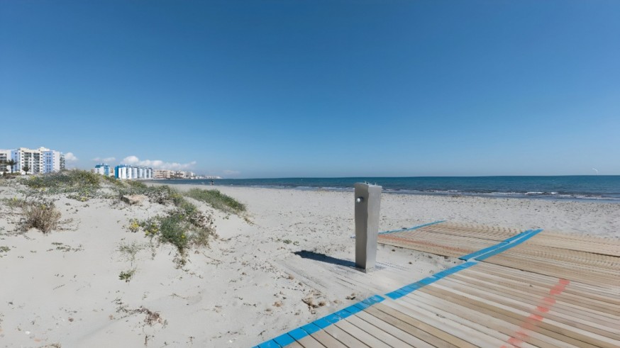 Muere un hombre tras quedar inconsciente mientras hacía kitesurf en La Manga
