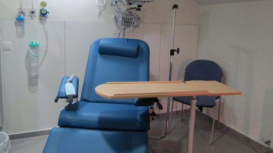 El SMS adquirirá 1.500 nuevos equipos de mobiliario clínico para los centros asistenciales