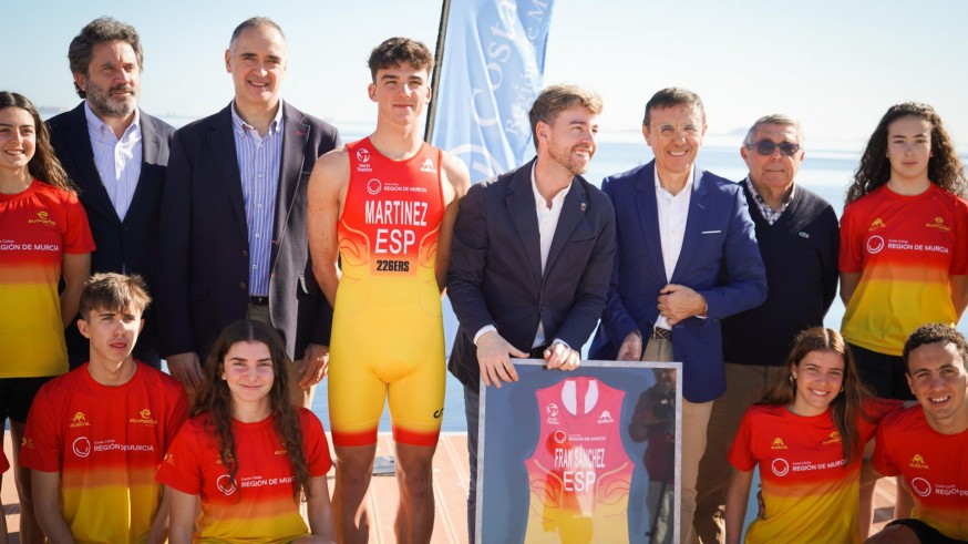 La Comunidad Autónoma patrocina al equipo olímpico español de triatlón
