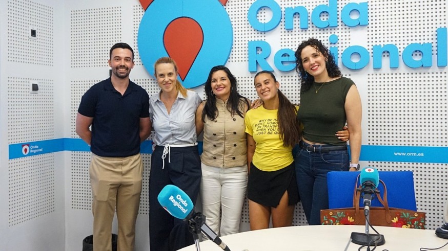 Hablamos de seguridad ante las denuncias por delitos de odio con componentes de los Equipos REDO de la Guardia Civil y de la Asociación Columbares