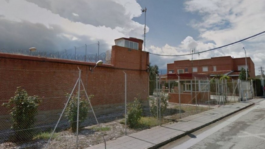 Un preso mata con la tapa de una lata de atún a un compañero de celda en la prisión de Sangonera