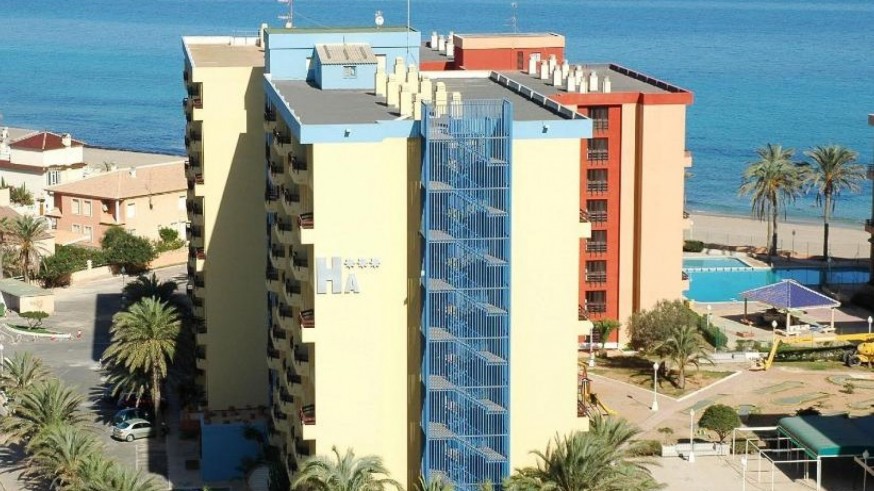 Preparativos y ´magia´ en los hoteles de costa ante el puente de agosto